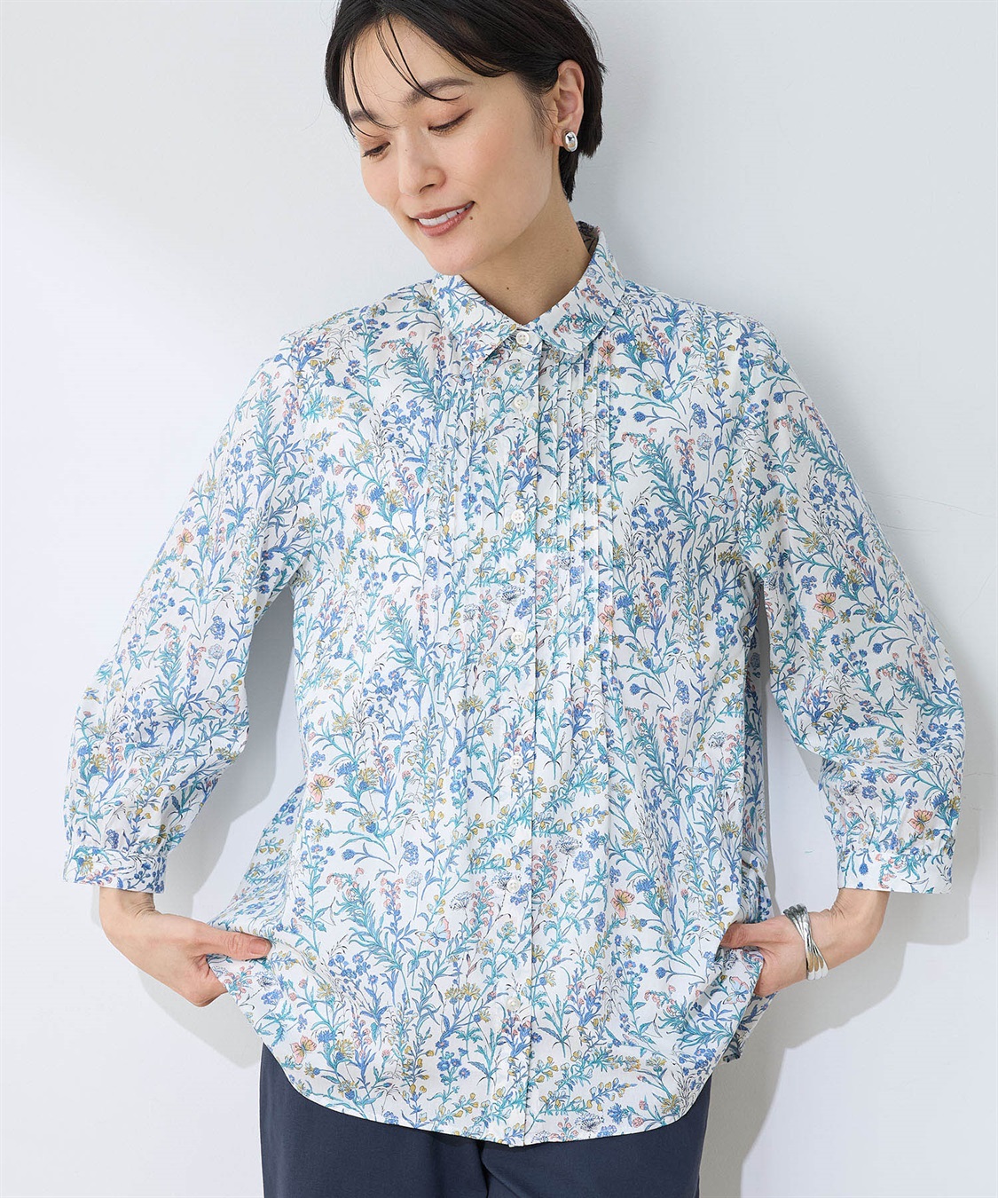 リバティプリントピンタックブラウス DECOY｜クロスプラス公式通販サイト