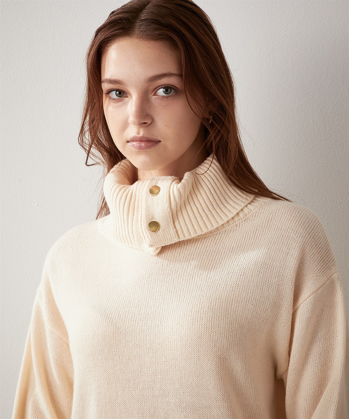 金ボタン タートルネック ニットプルオーバー LE SOUK HOLIDAY｜クロス