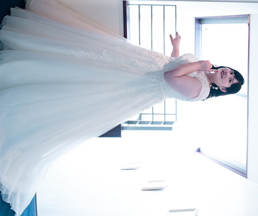 シンプルだけど華がある、絶妙バランス｜大きいサイズのウエディング