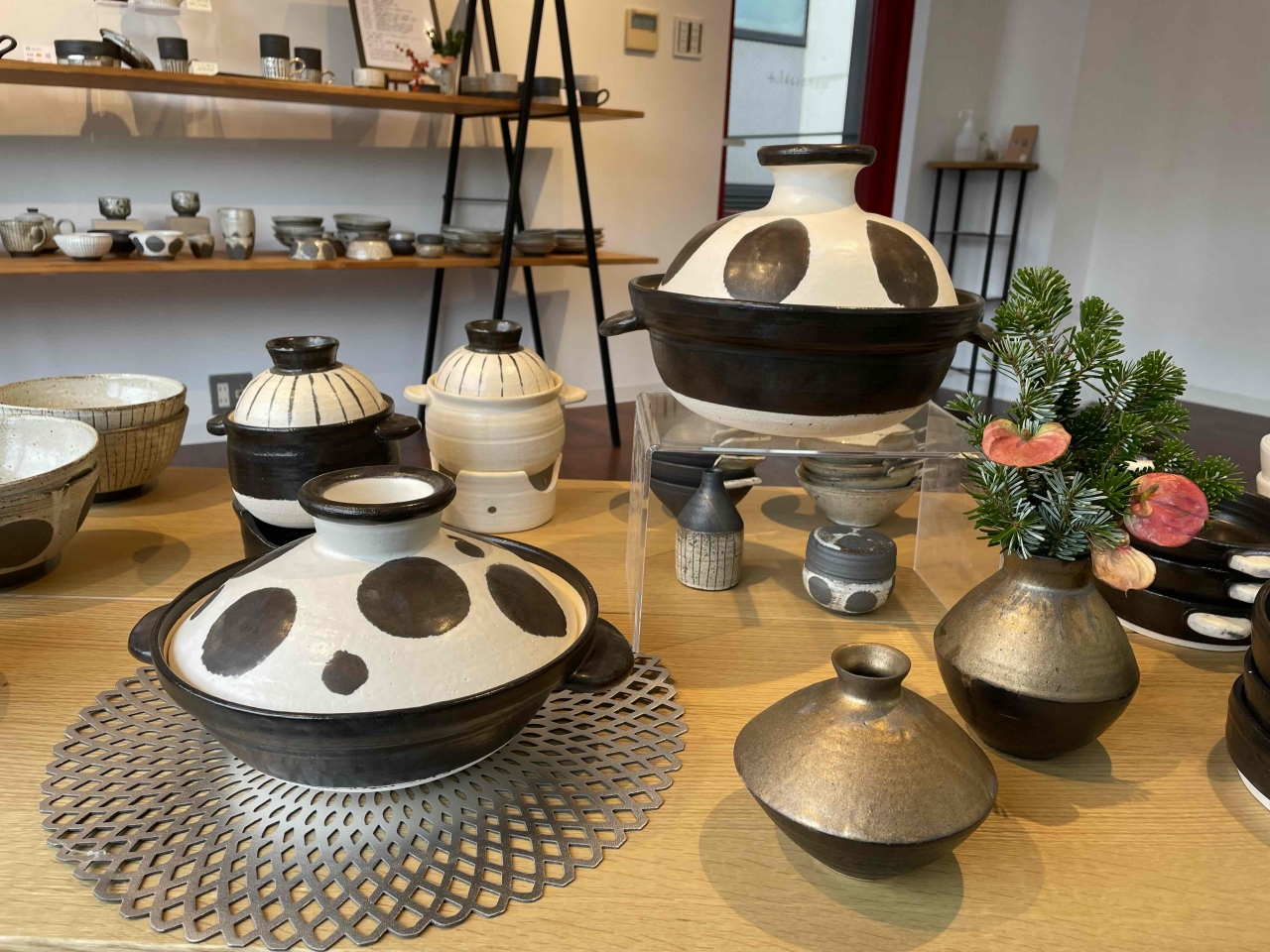 冬の食卓を彩る器展 ～女性陶芸作家二人展～ - アクロス福岡