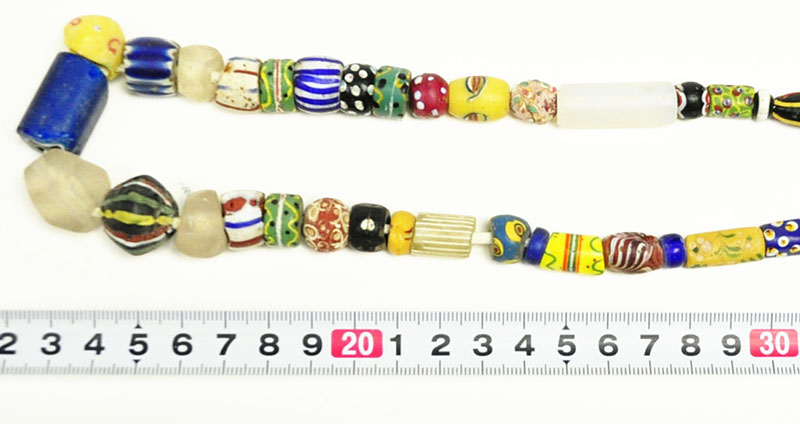 アフリカ・アンティーク トンボ玉 ビーズ (u334-12) - アフリカ雑貨店