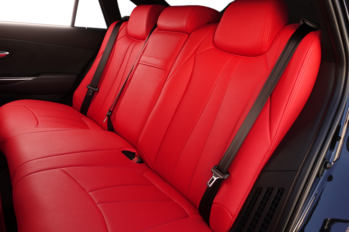 クラウン ロイヤル のシートカバーとフロアマット | オートウェア