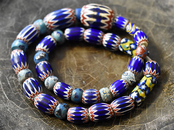 ヴェネチアビーズ（ばら、連） カテゴリ商品一覧｜アンティークビーズ