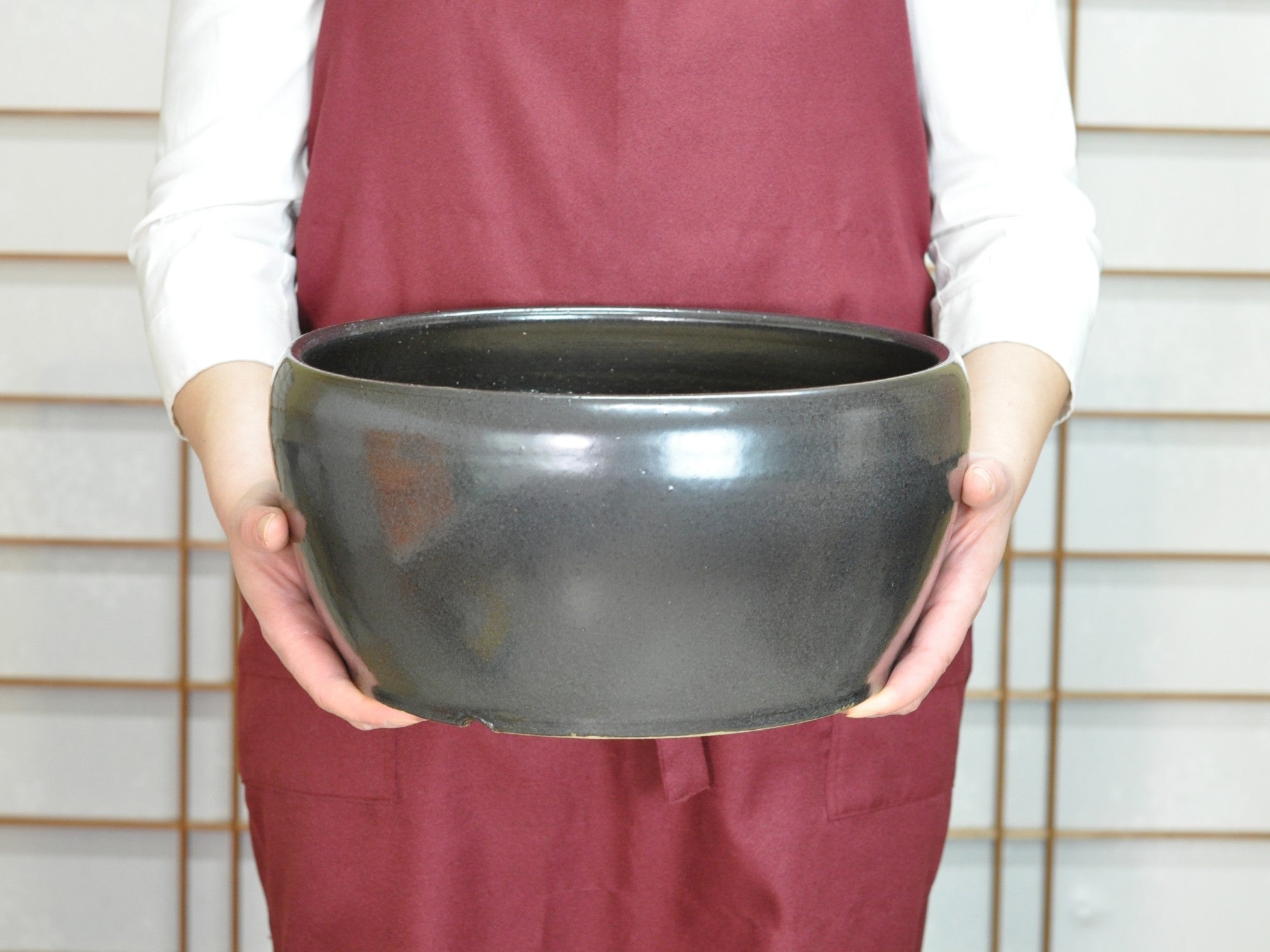 信楽焼 黒マット丸鉢 10号 幅30cm×高さ15cmの販売｜盆栽妙 – 盆栽妙 本店