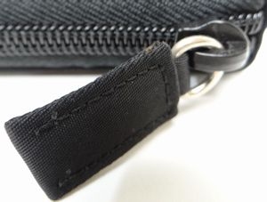 PRADA プラダ ナイロン ラウンドファスナー長財布 三角プレート