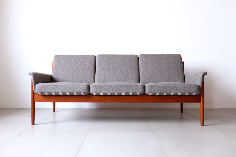 Bellbet | Three seat sofa by Grete Jalk グレーテヤルク ソファ