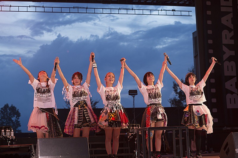 ベイビーレイズJAPAN、涙と笑顔で迎えた「伝説の最高雷舞