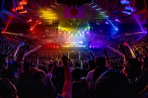 UNISON SQUARE GARDEN、20周年記念武道館ライブ&オールタイムベスト