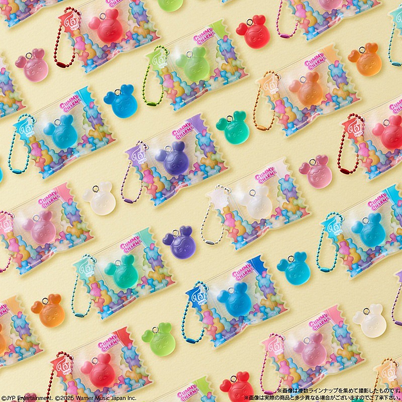 TWICE公式キャラの『TWICE LOVELYS グミ＆チャーム ポーチつき