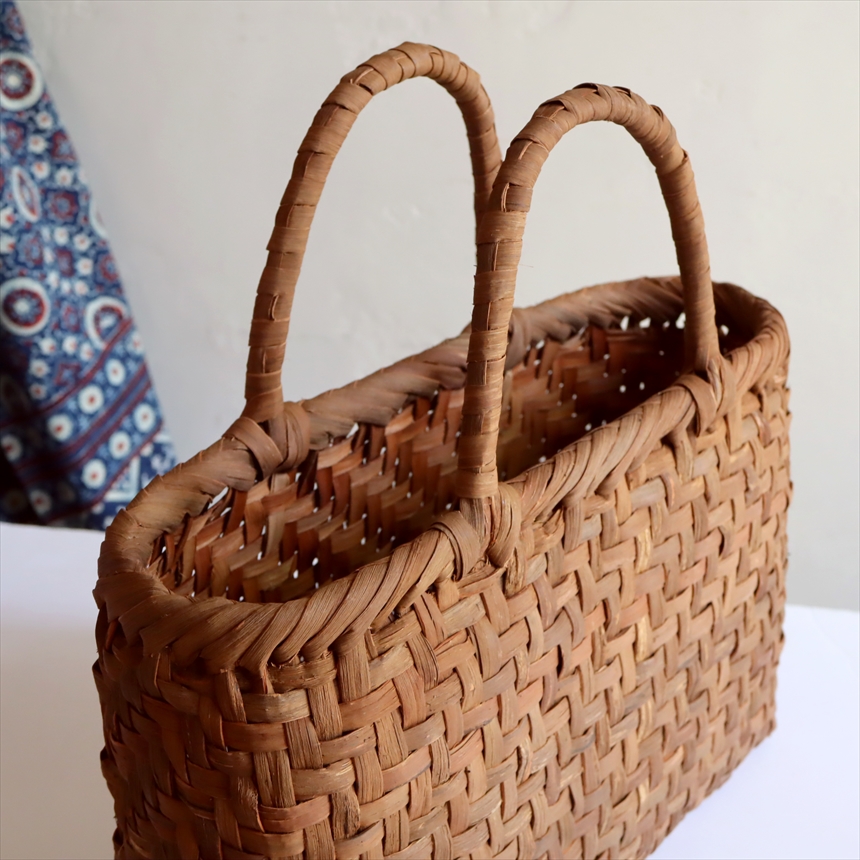 やまぶどう籠バッグ 白皮8mm 横長 巾34cm 高さ（本体）23cm 重さ370g