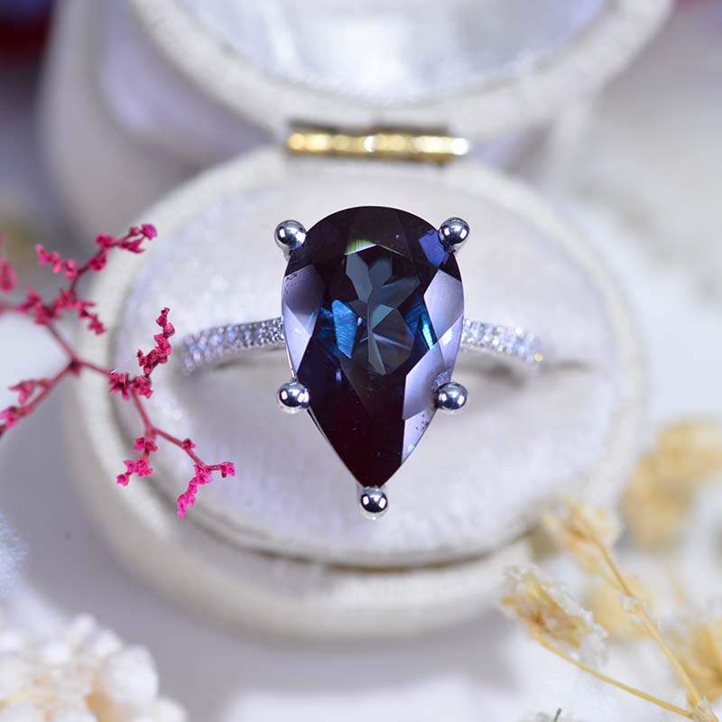 8 Carat Pear Alexandrite 14K White Gold Engagement Ring - Giliarto