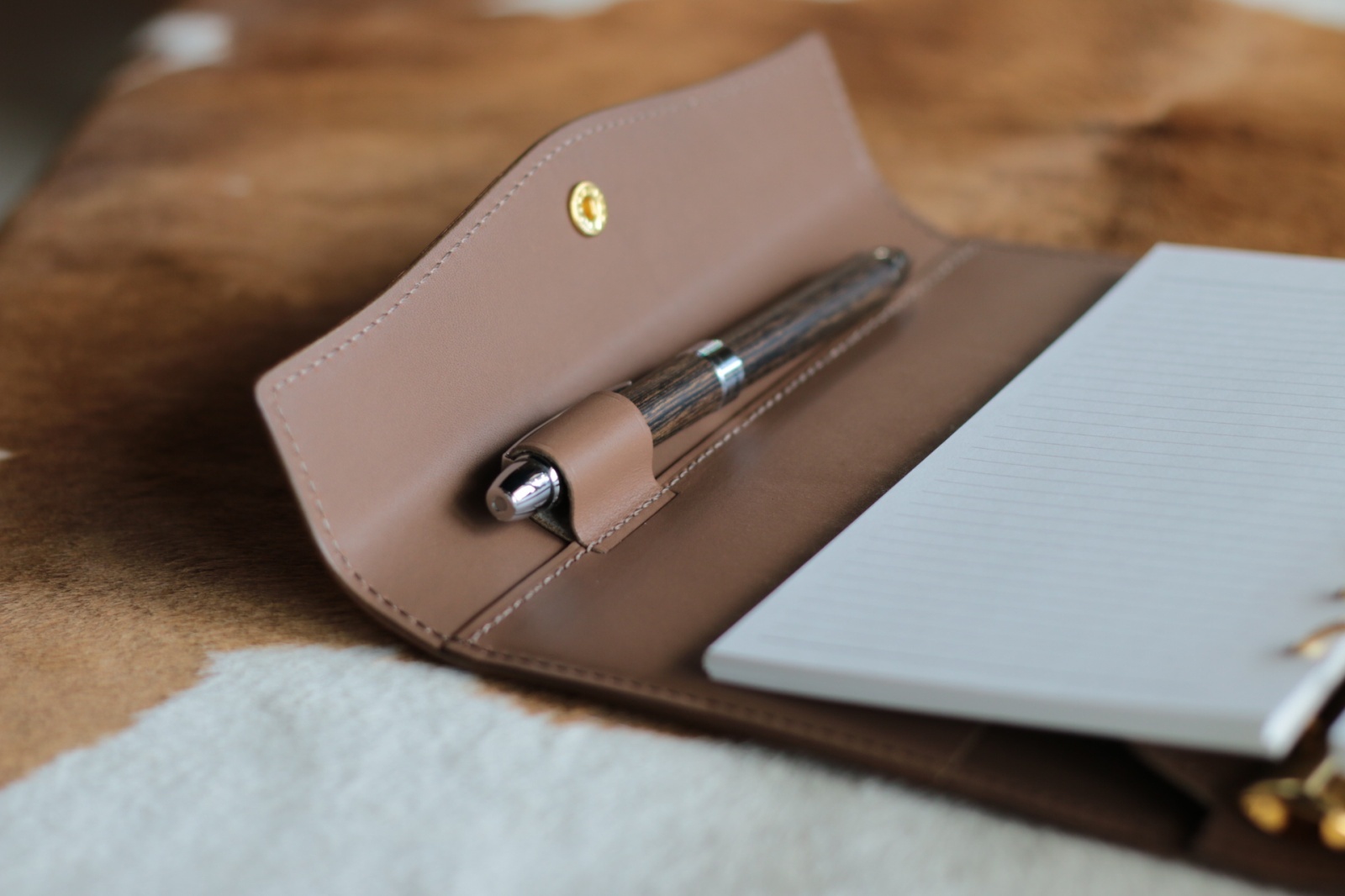 33様オーダー品(システム手帳バイブル) バイブルサイズのヌメ革