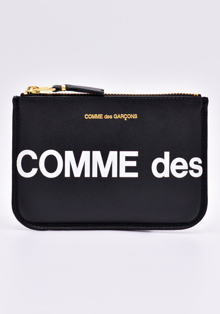 COMME DES GARCONS SA8100HL HUGE LOGO TOP ZIP WALLET BLACK | DOSHABURI