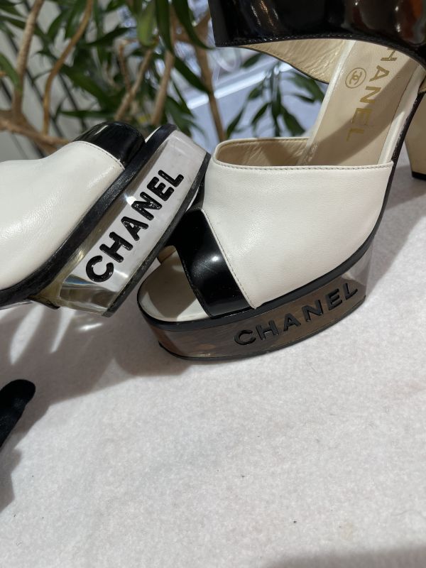 美品】CHANEL シャネル ロゴ クリア ヒール サンダル 35 1/2 レザー