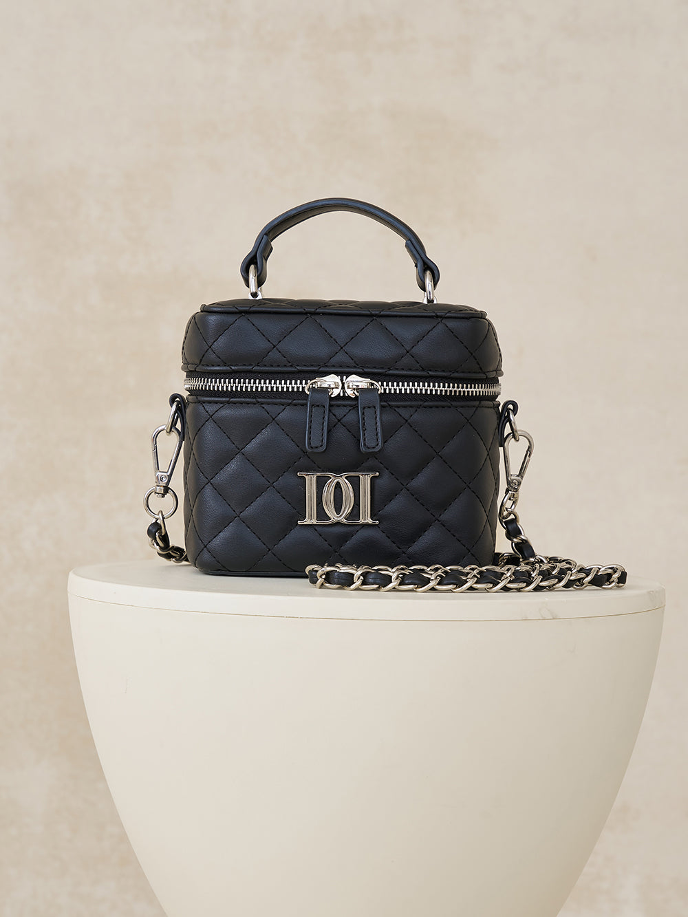 ゴールドパーツ】キルティングスクエアミニバッグ – Darich (ダーリッチ)