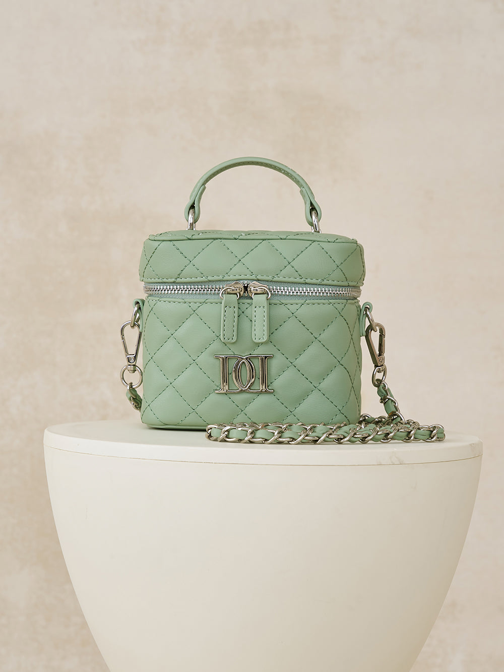 ゴールドパーツ】キルティングスクエアミニバッグ – Darich (ダーリッチ)