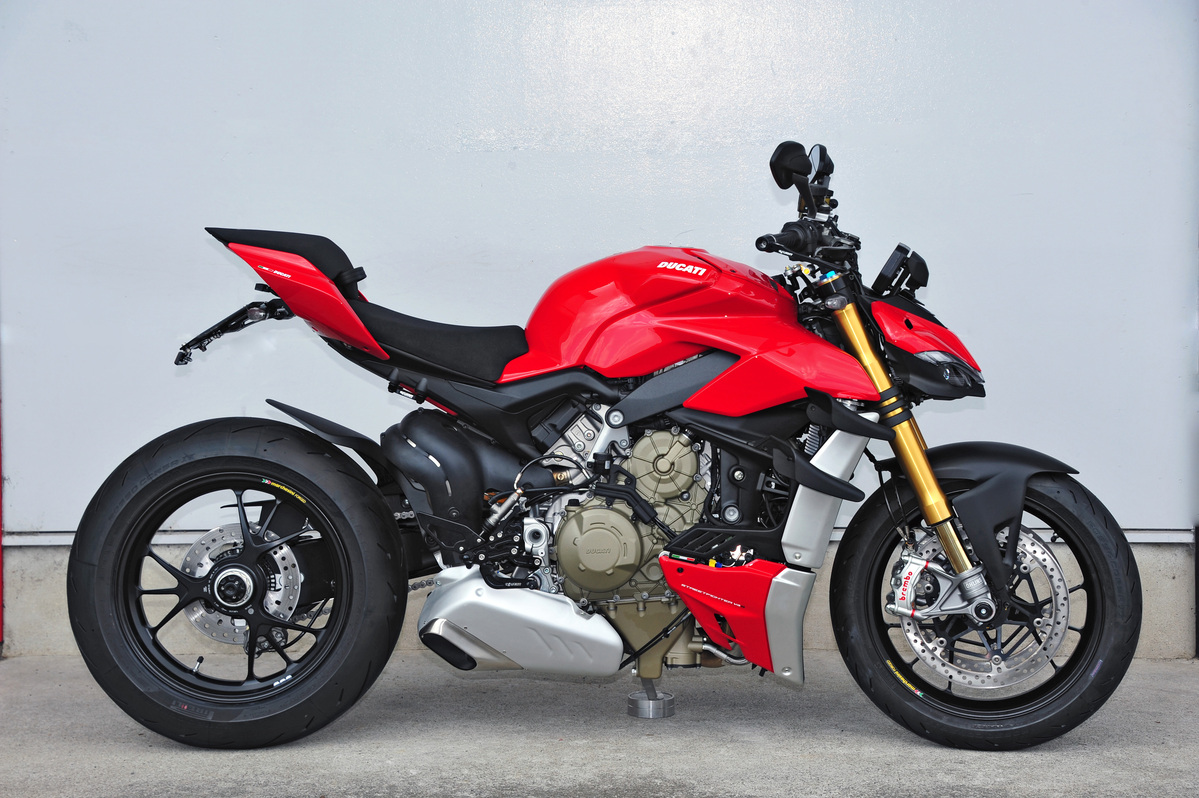 フェンダーレスキット ブラック SFV4 | ドゥカティ等のパーツ開発