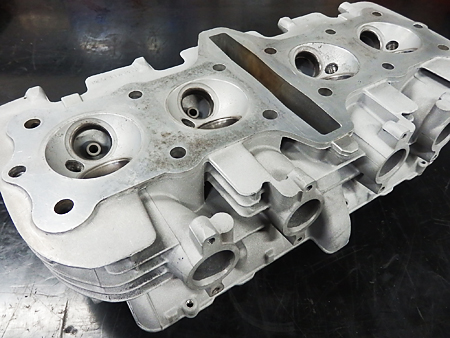 KAWASAKI カワサキ Z1 KAWASAKI カワサキ Z1 シリンダーヘッド バルブ