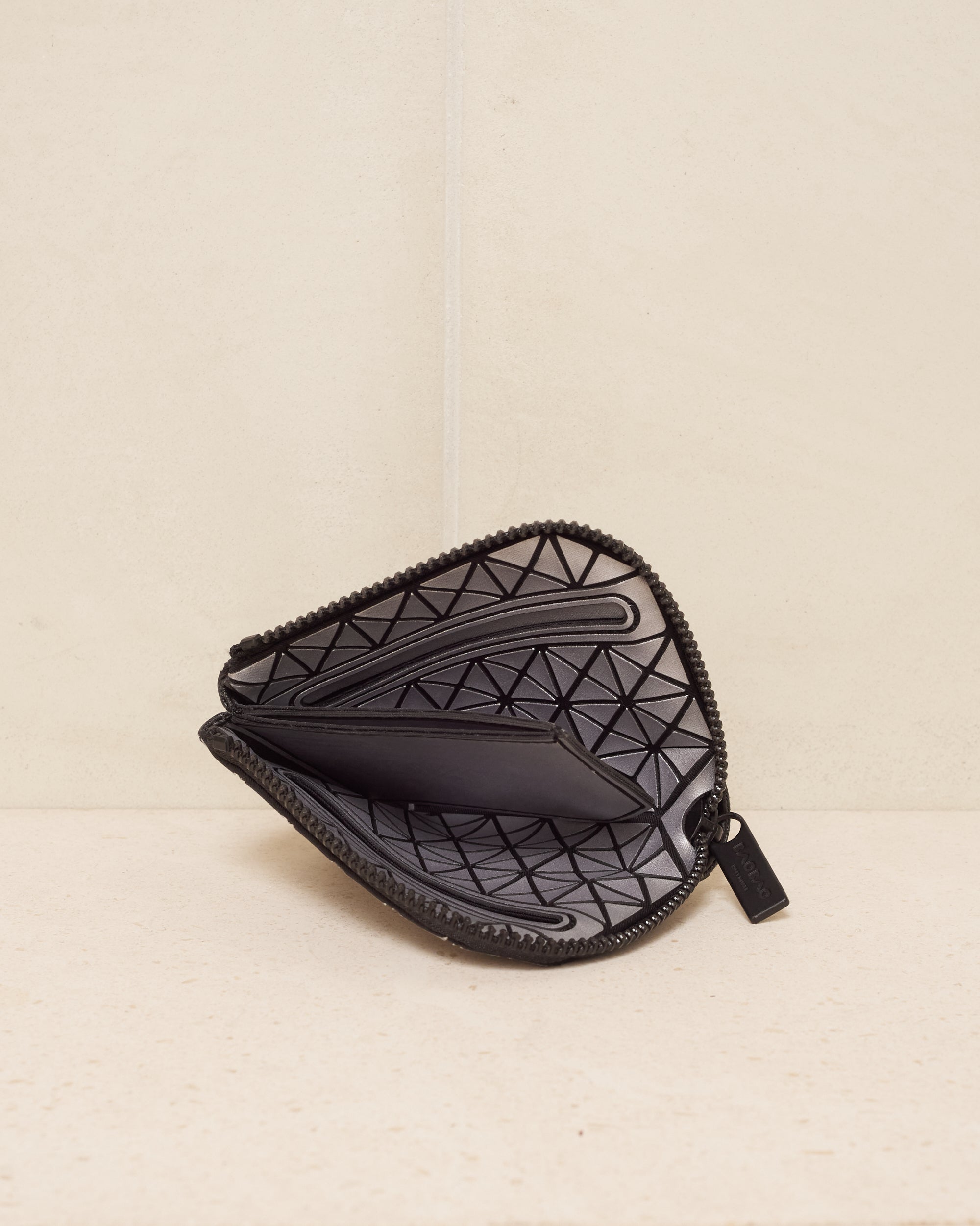 Bao Bao Issey Miyake Silver Clam Wallet bb37ag333 - DILETTANTE