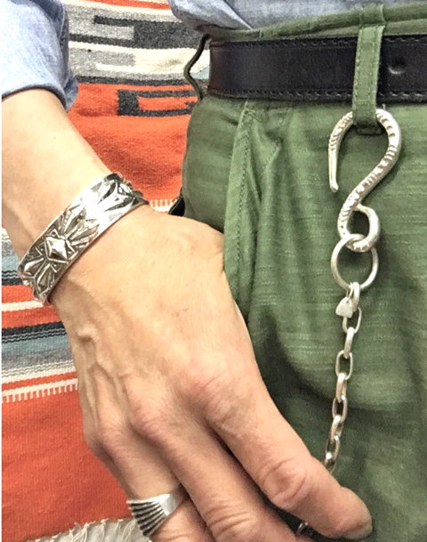 ナバホ 02-0460 RAY ADAKAI レイアダカイ作 Repousse（リポウズ