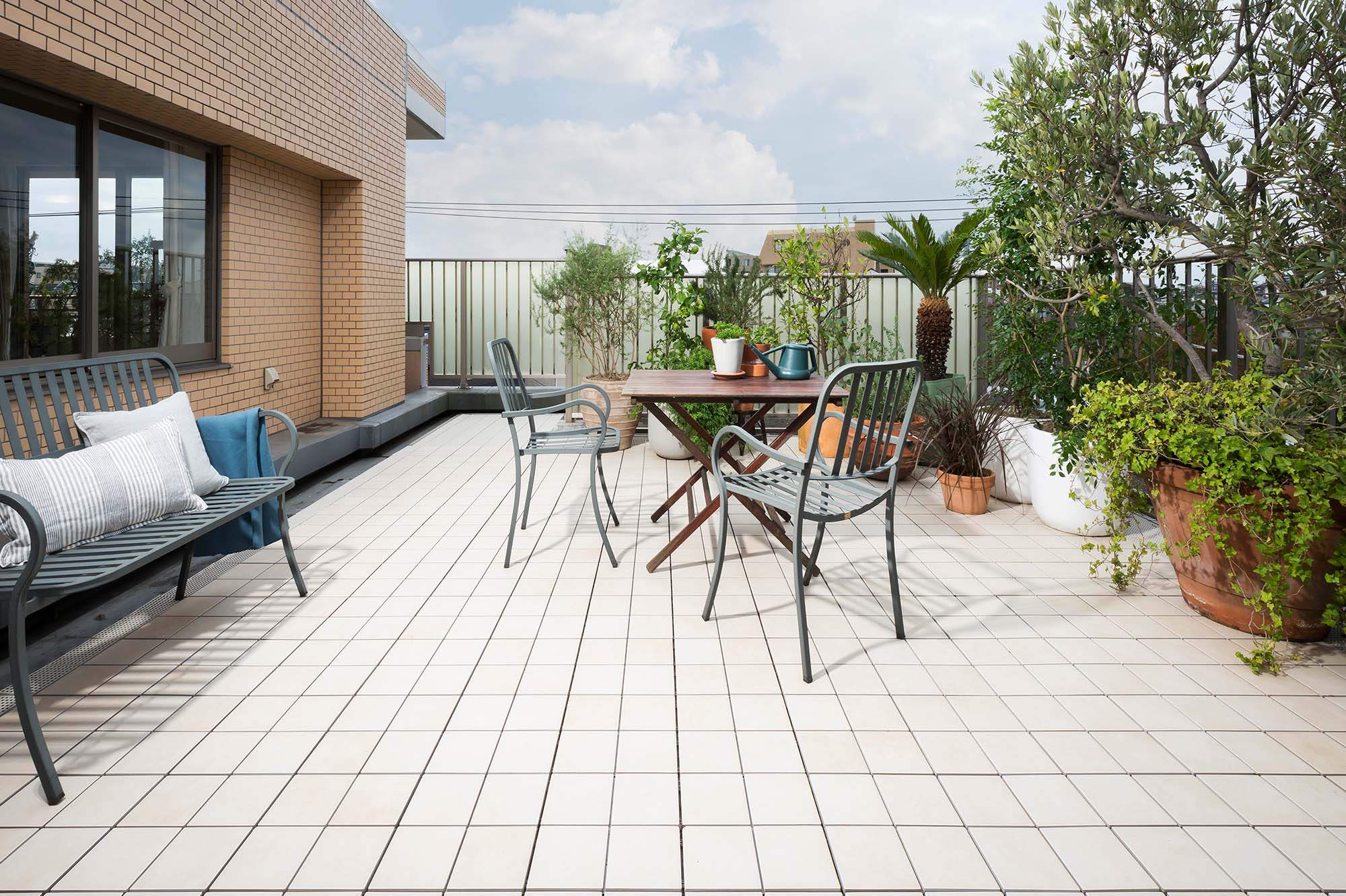 リエナ | 商品紹介 | 【クレガーレ】積水化学のバルコニータイルで