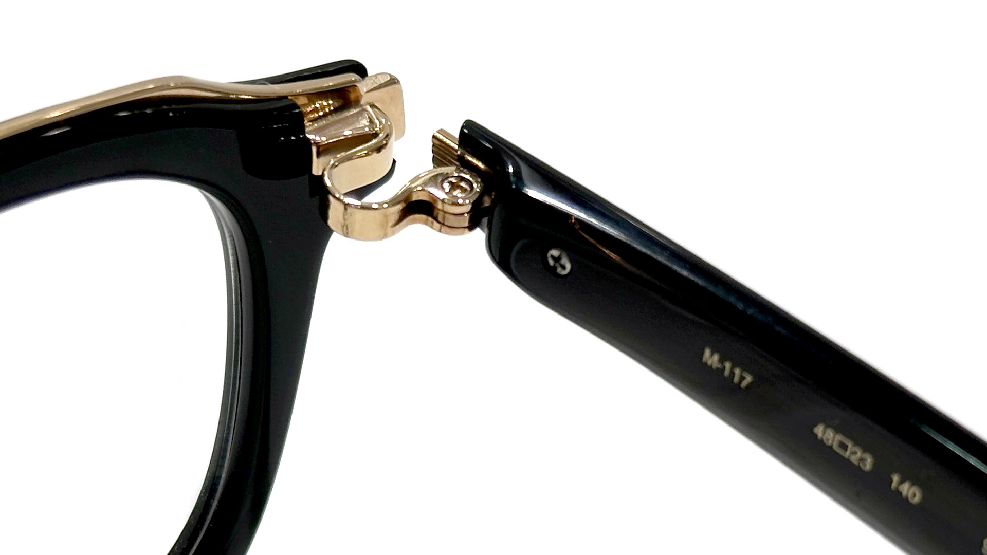 メタルとプラスチックの織りなすコンビネーション！ 999.9 2025春の