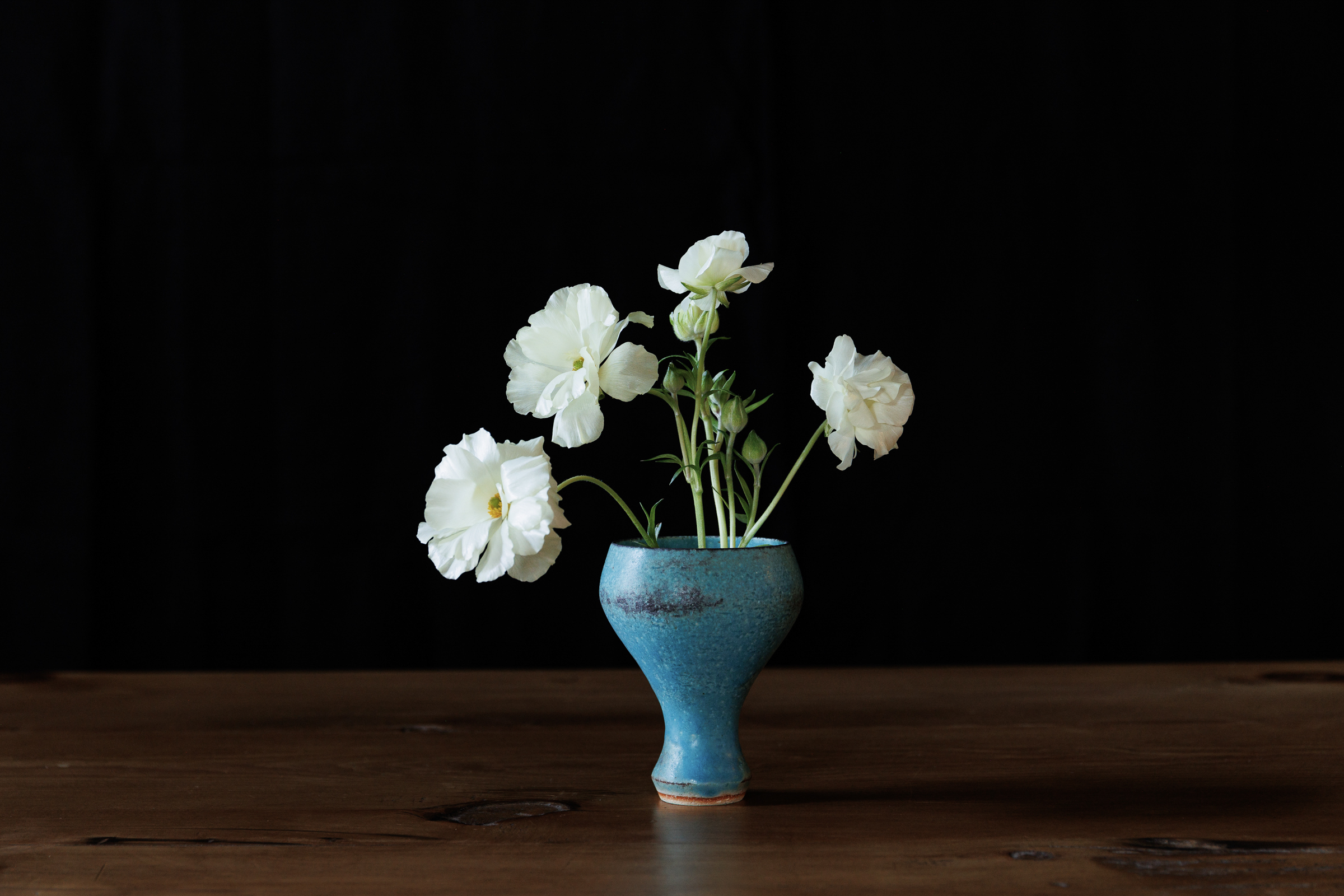 陶芸家 鈴木麻起子の個展がサロン アダム エ ロペで開催 「花と暮らす