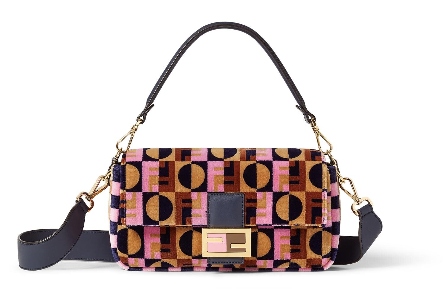 フェンディ、ネットフリックス「エミリー、パリへ行く」アイコンバッグ