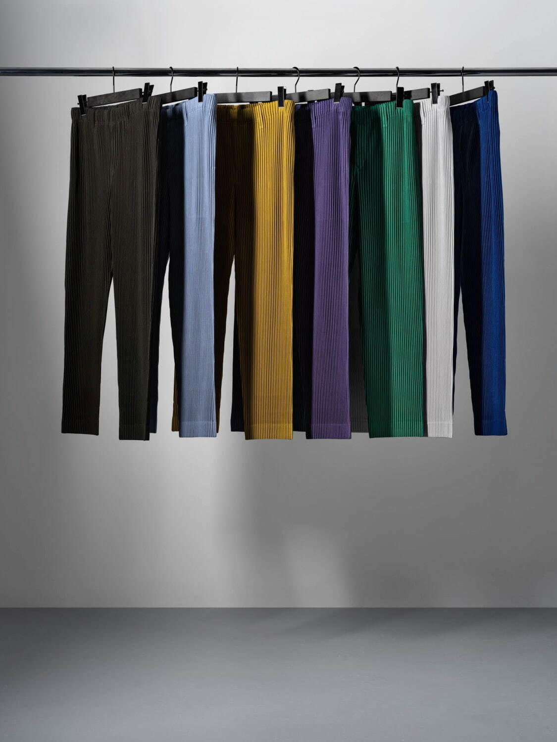 オム プリッセ イッセイ ミヤケの限定プリーツTシャツ＆ジャケットなど