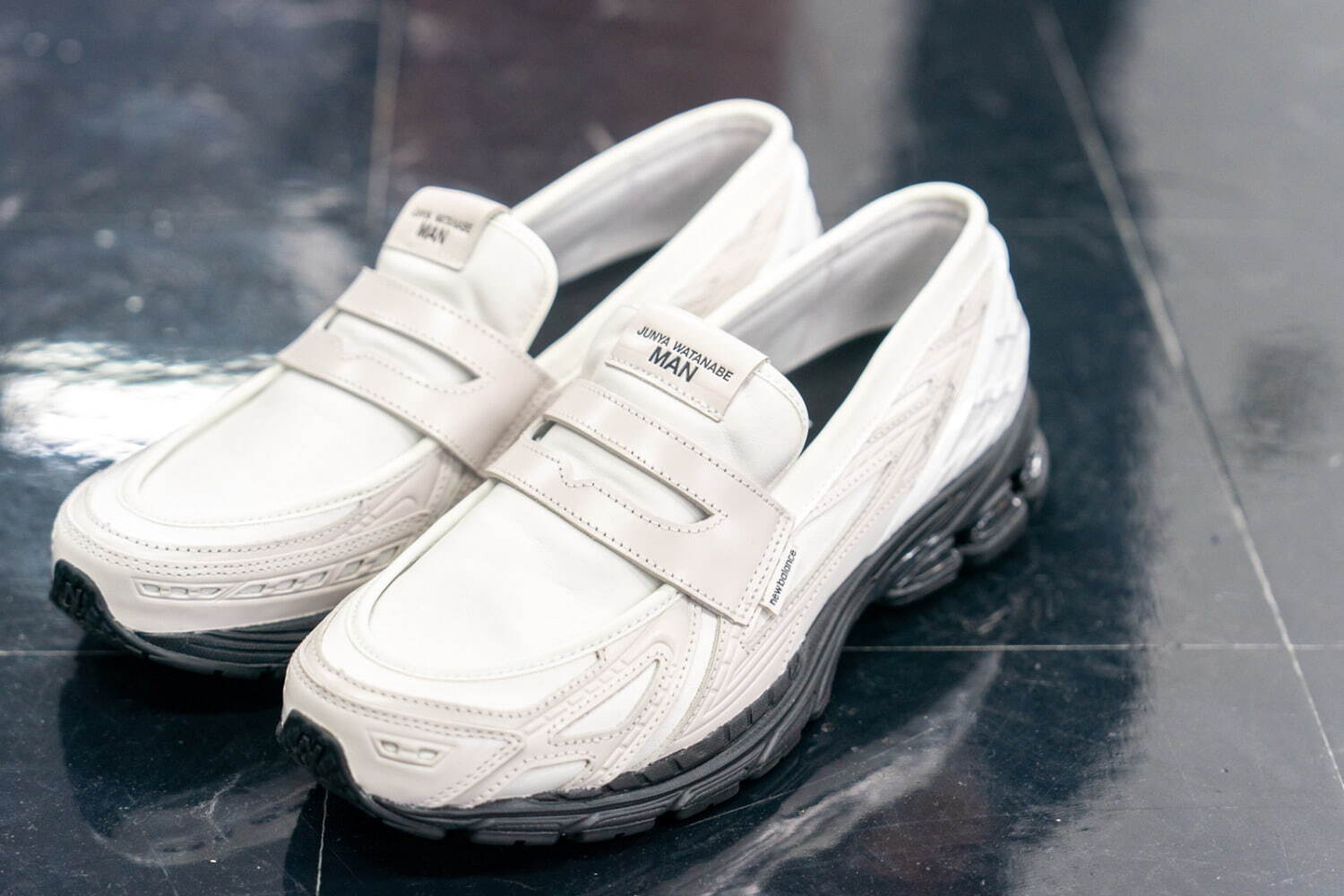 ジュンヤ ワタナベ マン×ニューバランス“ローファー風”スニーカー