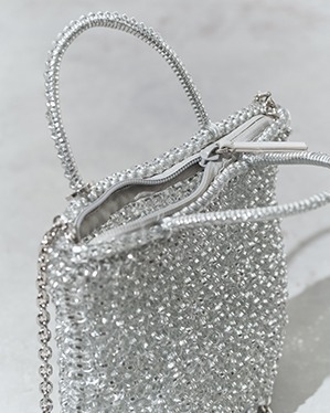 アンテプリマ24年秋冬“ジッパー付き”ワイヤーバッグ、大きめサイズ