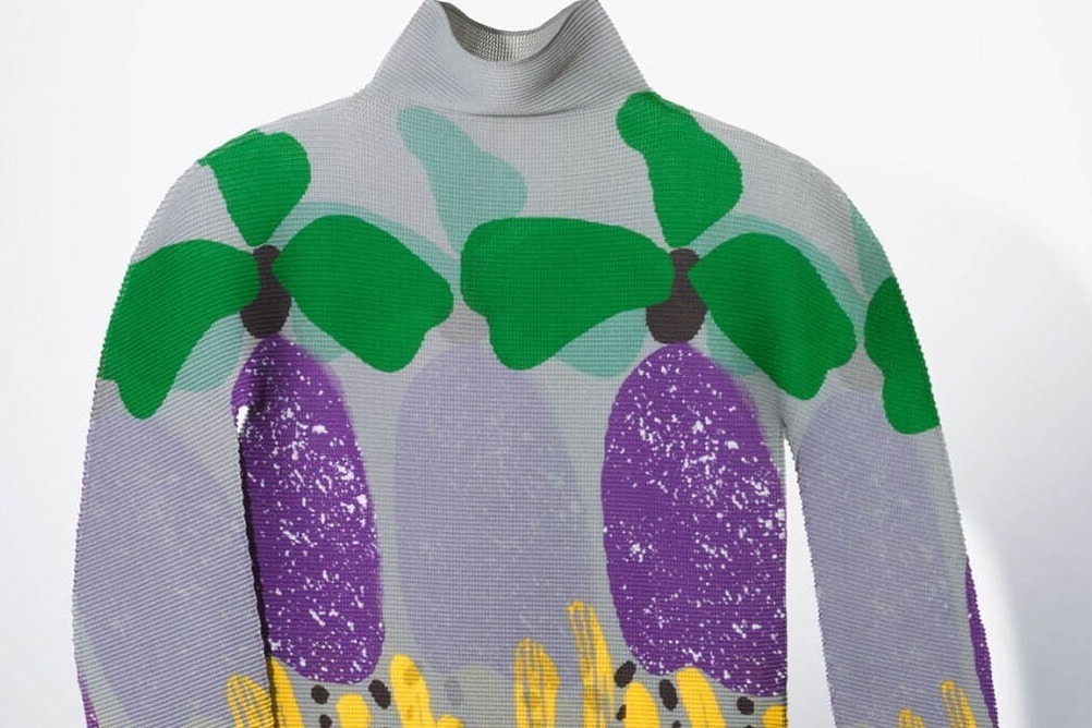 ミー イッセイ ミヤケ24-25年秋冬、花のストレッチプリーツウェアや