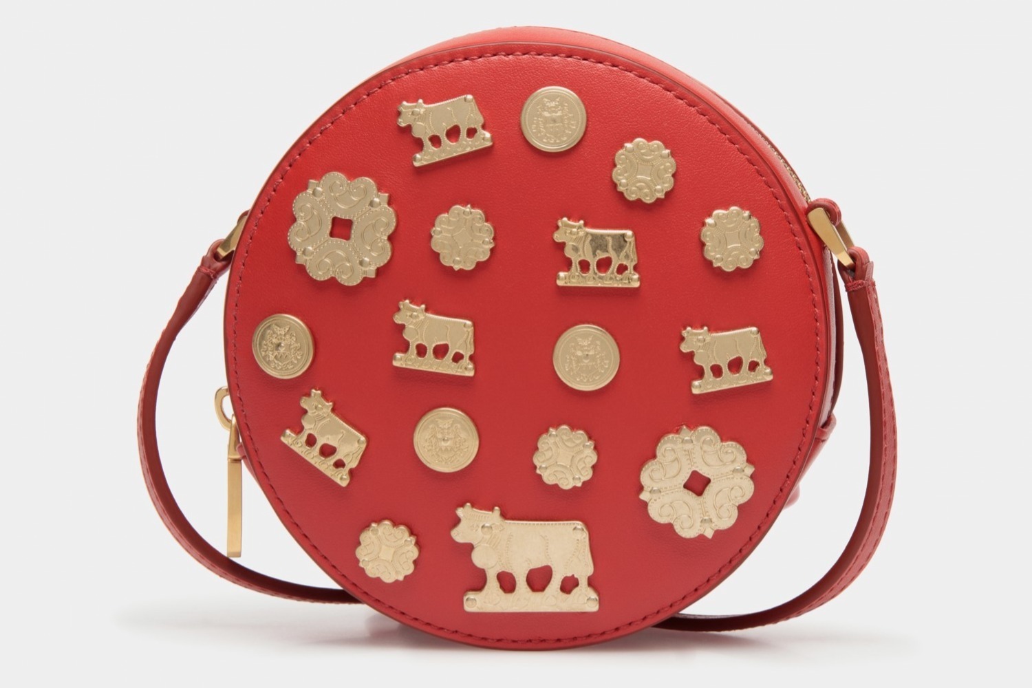 バリー24年クリスマス、“牛のメタルモチーフ”配したウィメンズバッグや