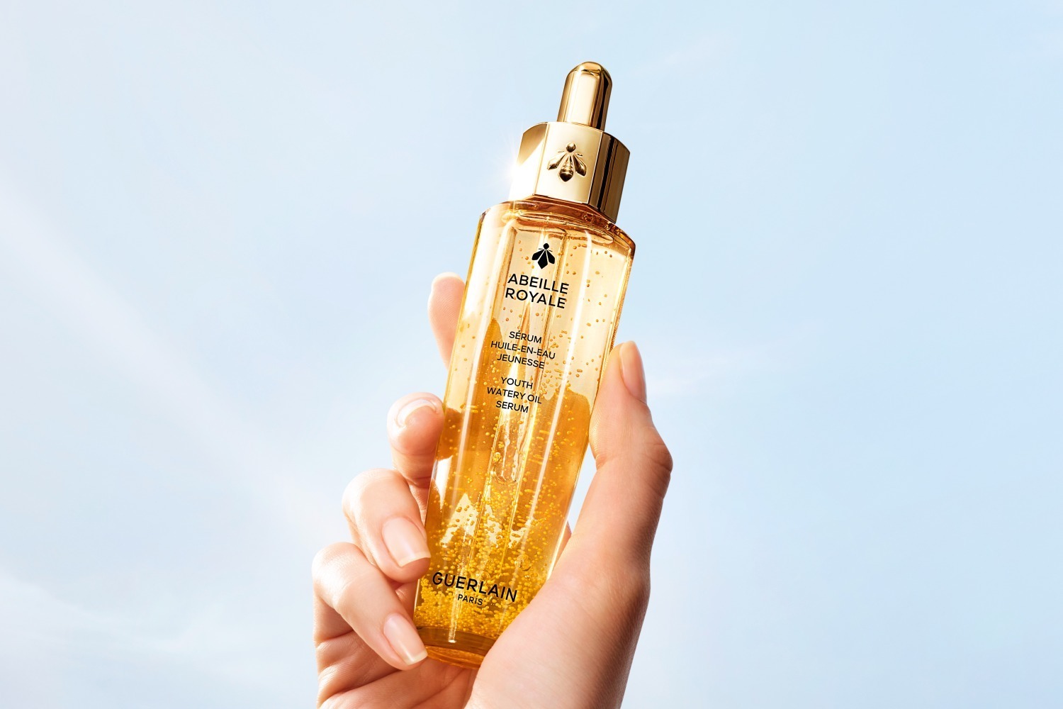 ゲラン“蜂蜜生まれ”「アベイユ ロイヤル」の人気美容液が25年春進化