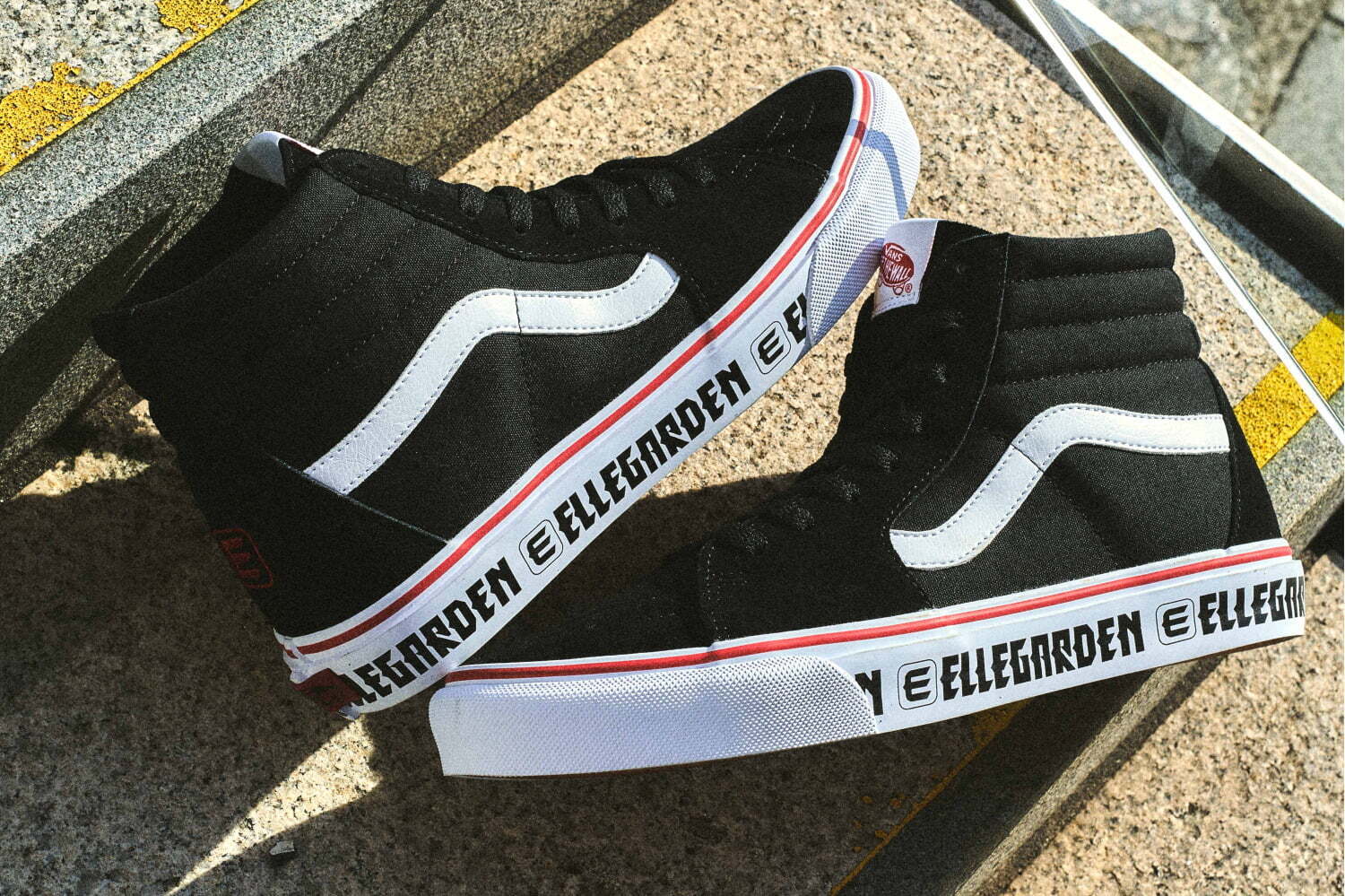 VANS×エルレガーデンのスニーカー、バンドカラーを落とし込んだ