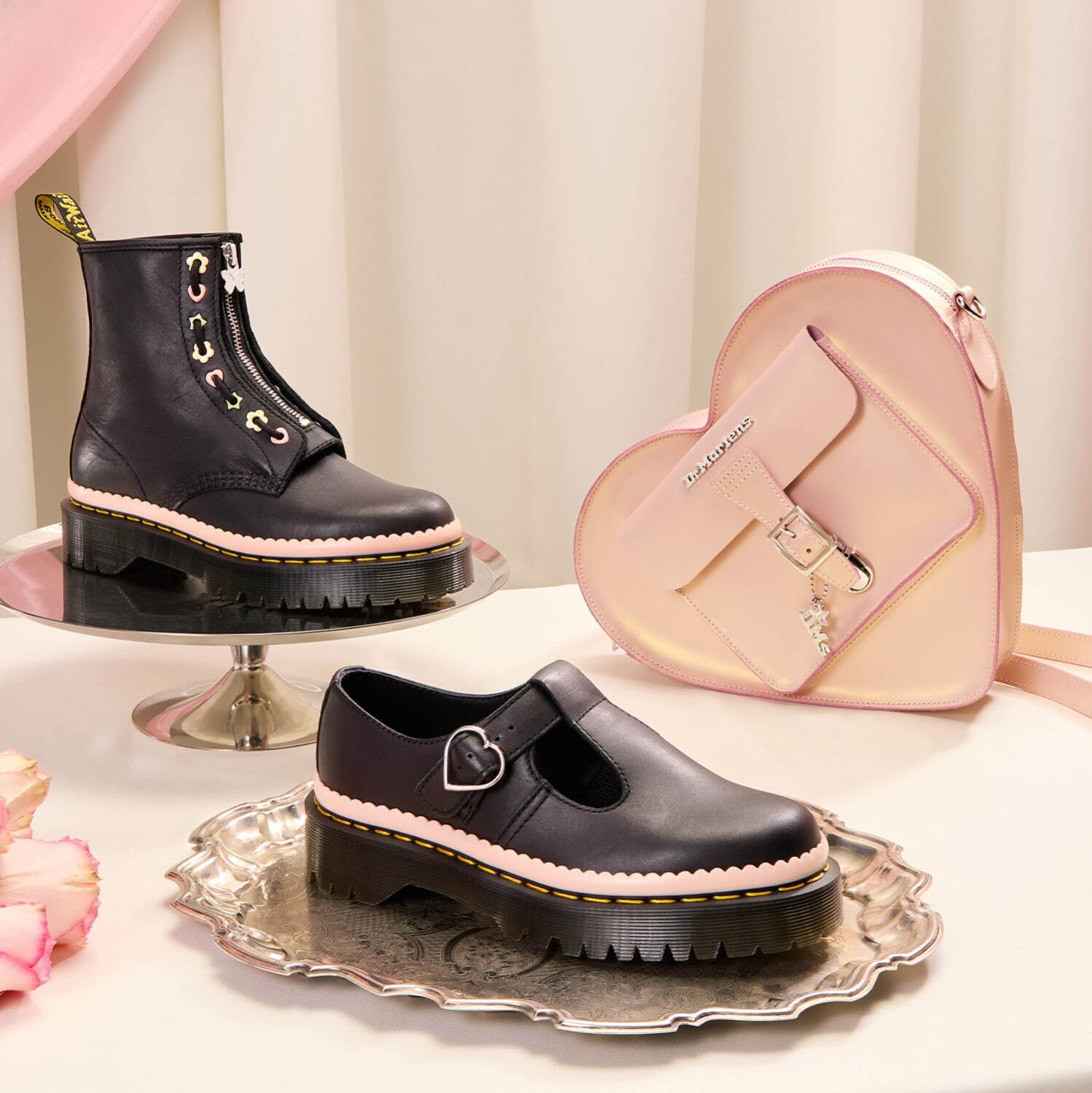 ドクターマーチン25年バレンタイン、“煌めく星×ピンクリボン”の