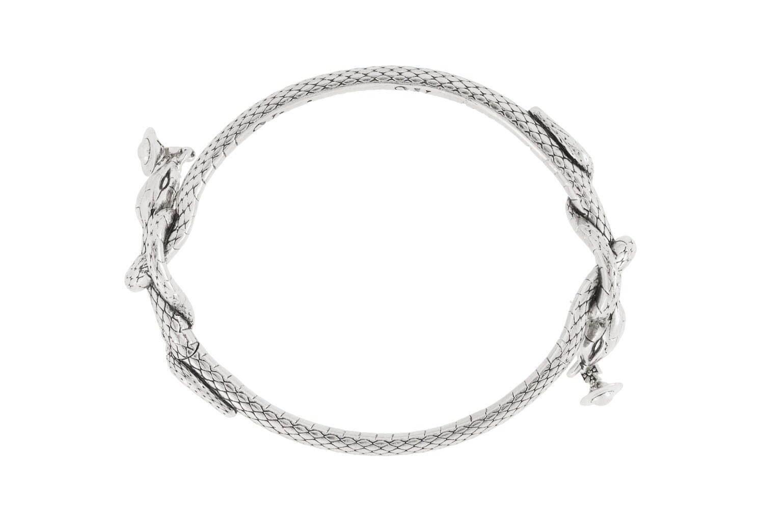 ヴィヴィアン・ウエストウッドの蛇ジュエリー、“オーブ”揺れるフープ