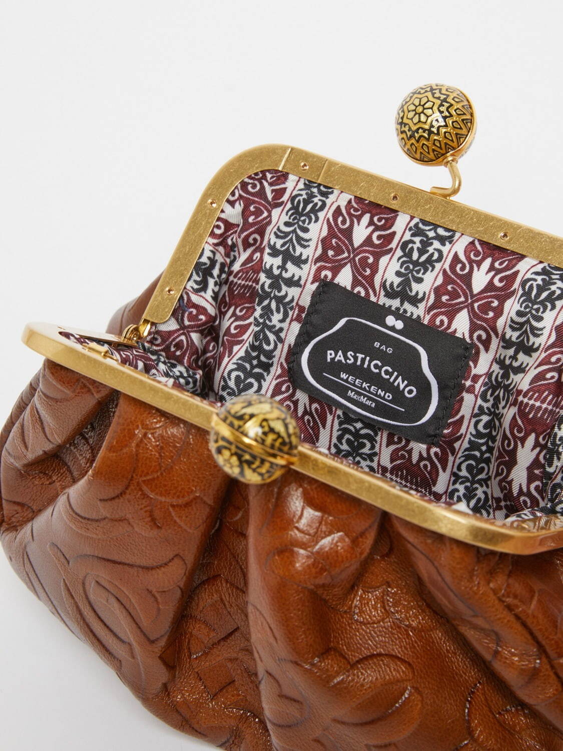 ウィークエンド マックスマーラ「パスティチーノ」スペインの上質な型