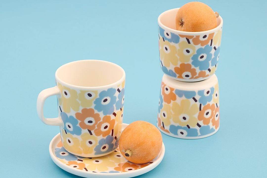 マリメッコ“夏の晴れの日”着想「ウニッコ」柄テーブルウェア、マルチ