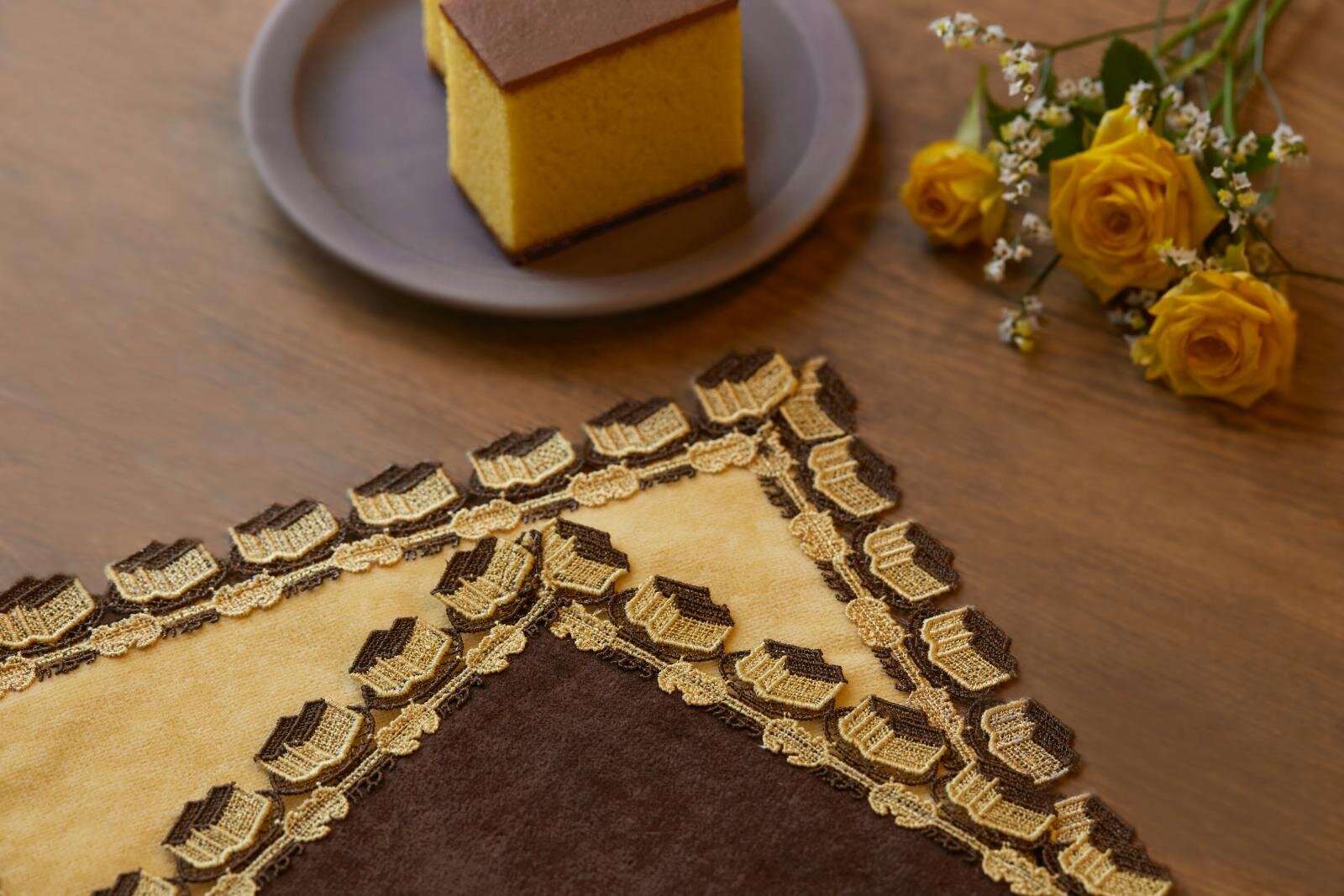 福砂屋「近沢レース店」コラボハンカチ再販 - 繊細なカステラ柄レース