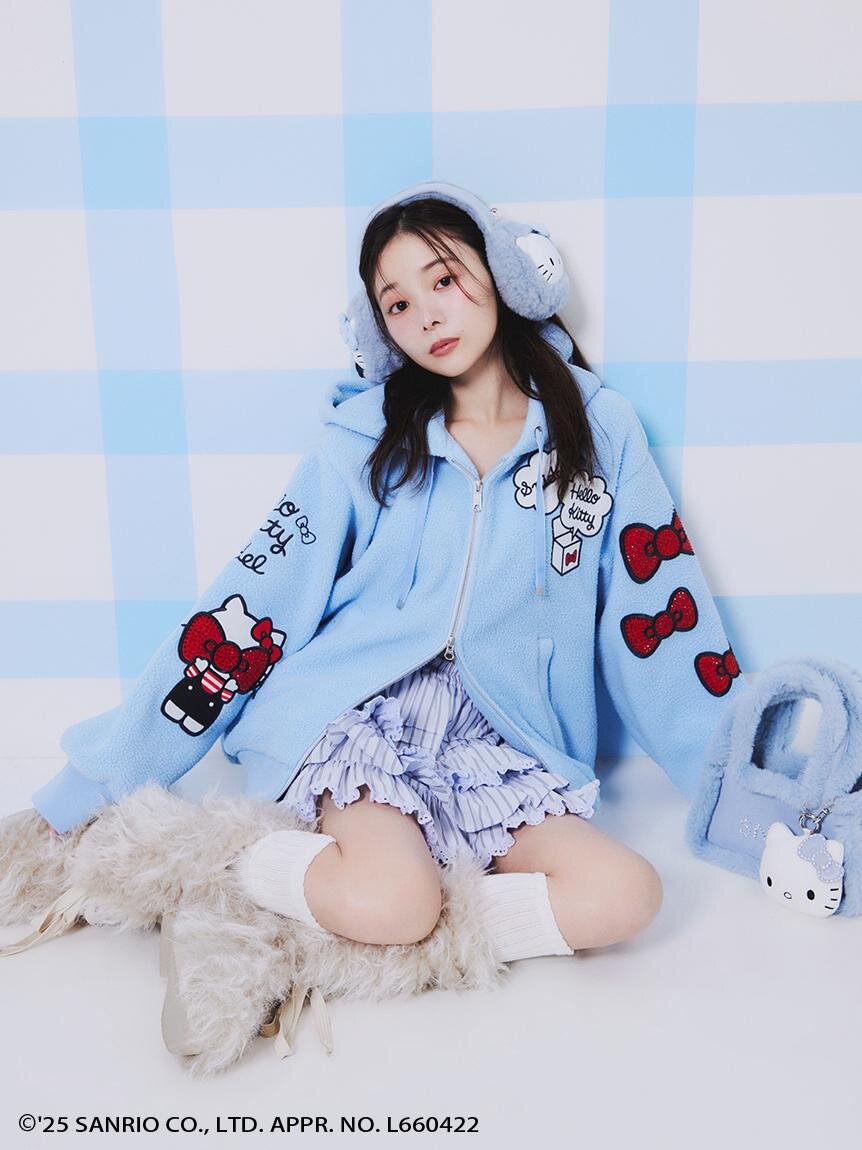 スナイデル「ハローキティ」コラボアイテム、“耳付き”ボアパーカー