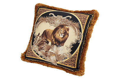 ヴェルサーチ ホームの限定ストアが西武池袋に、動物モチーフの