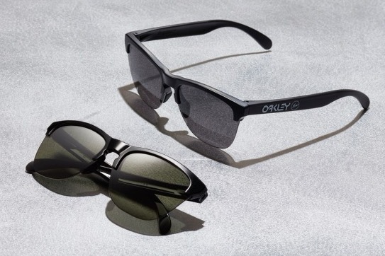 オークリー×フラグメント、人気モデル「フロッグスキン」ハーフリム版
