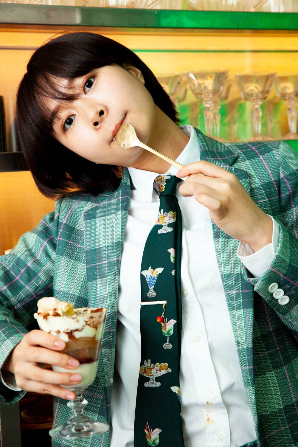 ジラフ「喫茶店メニュー」のネクタイ、キラッとラメのコーヒー柄