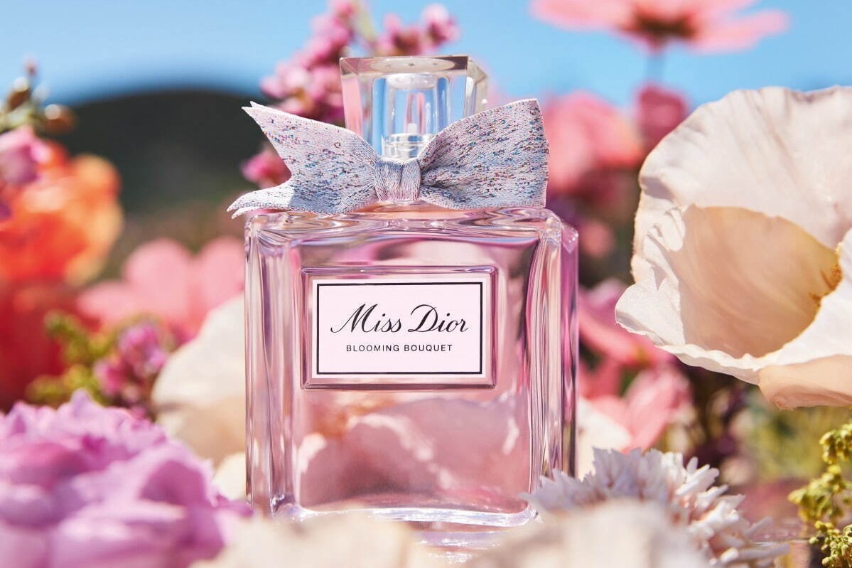 ミス ディオール ブルーミング ブーケ」リボンを纏った装いへ一新