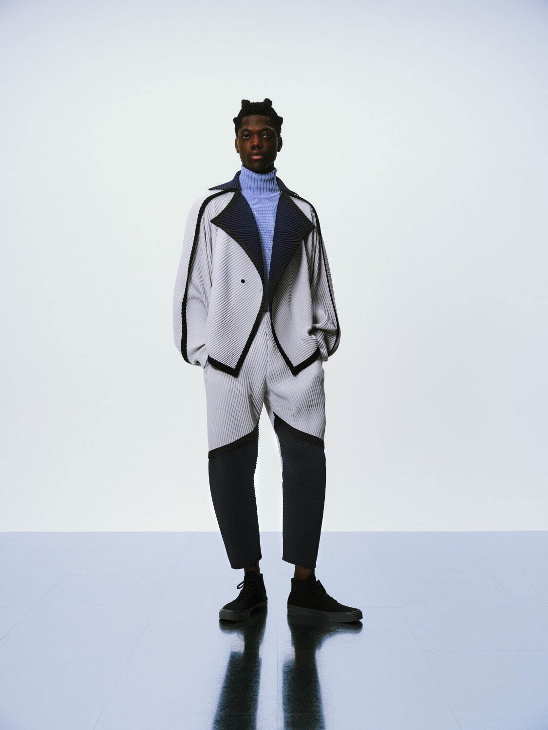 オム プリッセ イッセイ ミヤケ“図形が織りなす”新作ウェア、立体