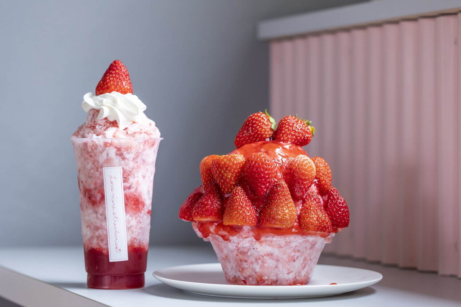 果肉感たっぷり苺ソース×“シャリシャリ削りいちご”のかき氷、熱海の苺