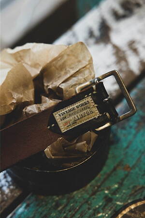 ビルウォールレザー×ヴィンテージワークスのレザーベルト、ビームス