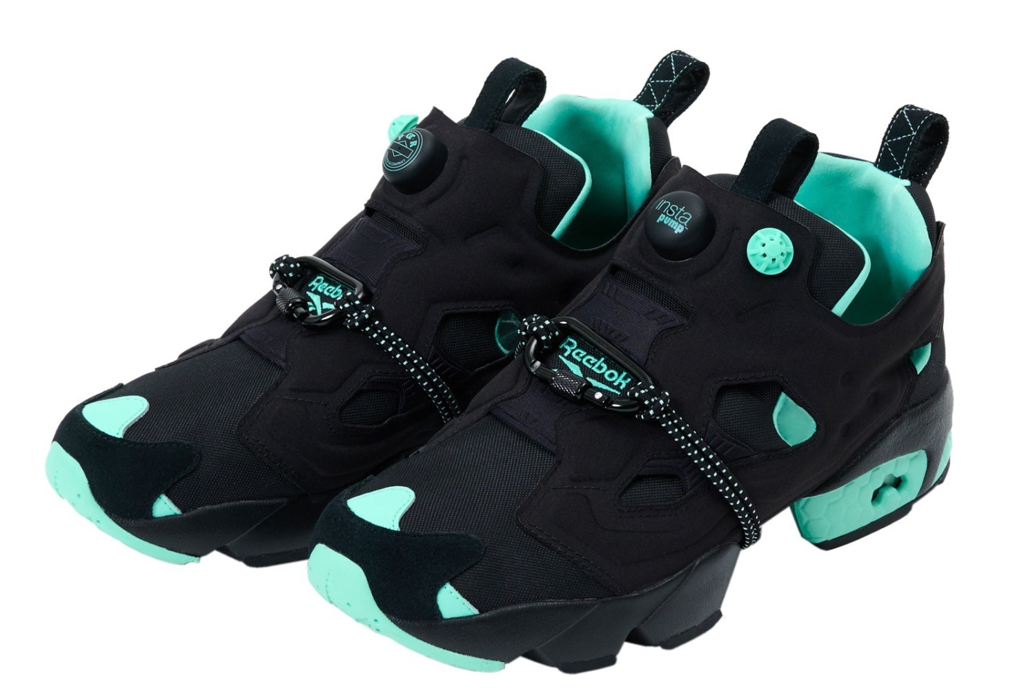 リーボック×攻殻機動隊「インスタ ポンプフューリー」スニーカー