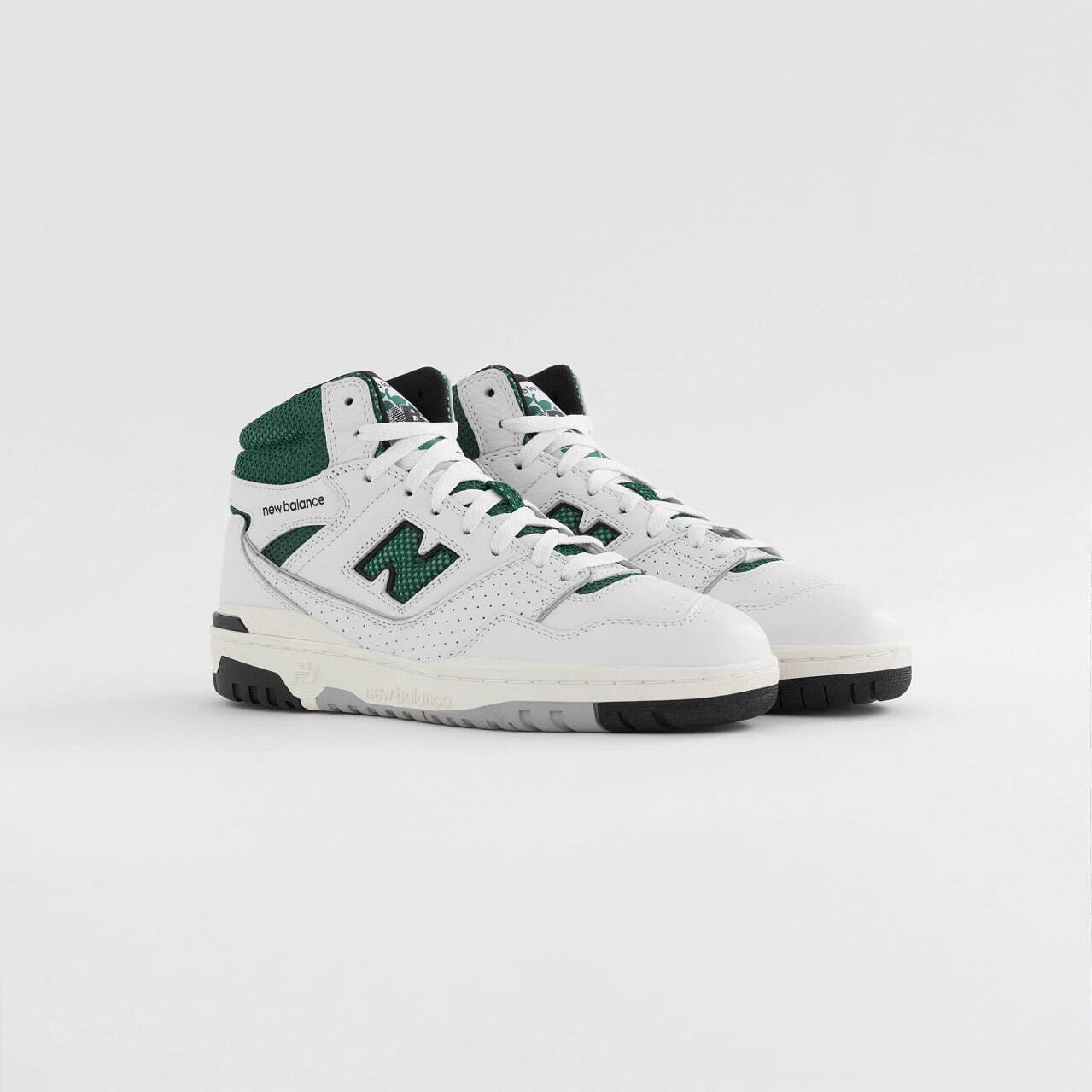 ニューバランス×エメ レオン ドレの「550」「650」スニーカー、白